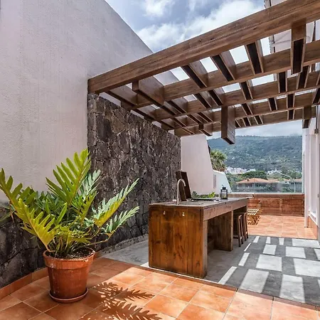 Superior C: Private Pool & Concierge Apartment